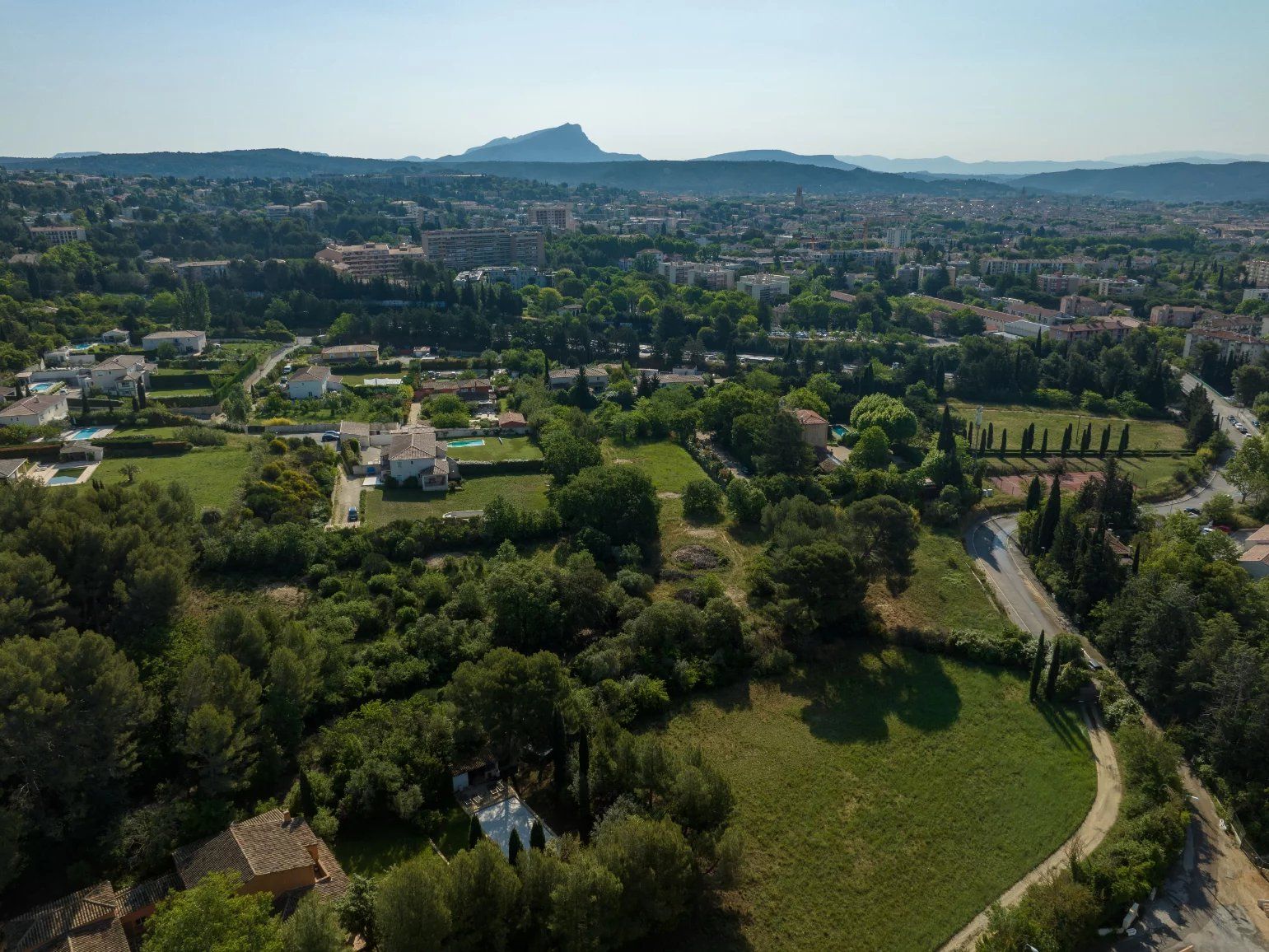 Superbe villa neuve de 110 m² avec piscine et jardin