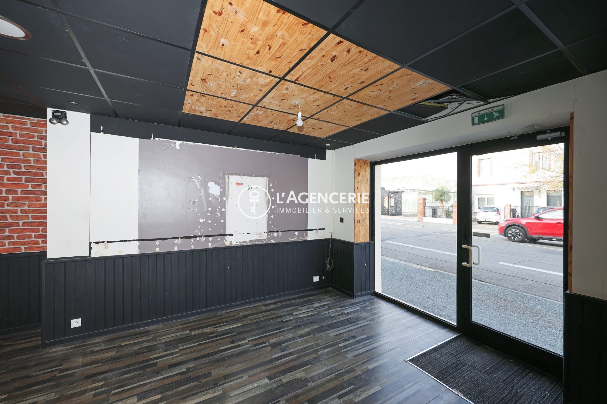 Local commercial 32 m² - Photo 1