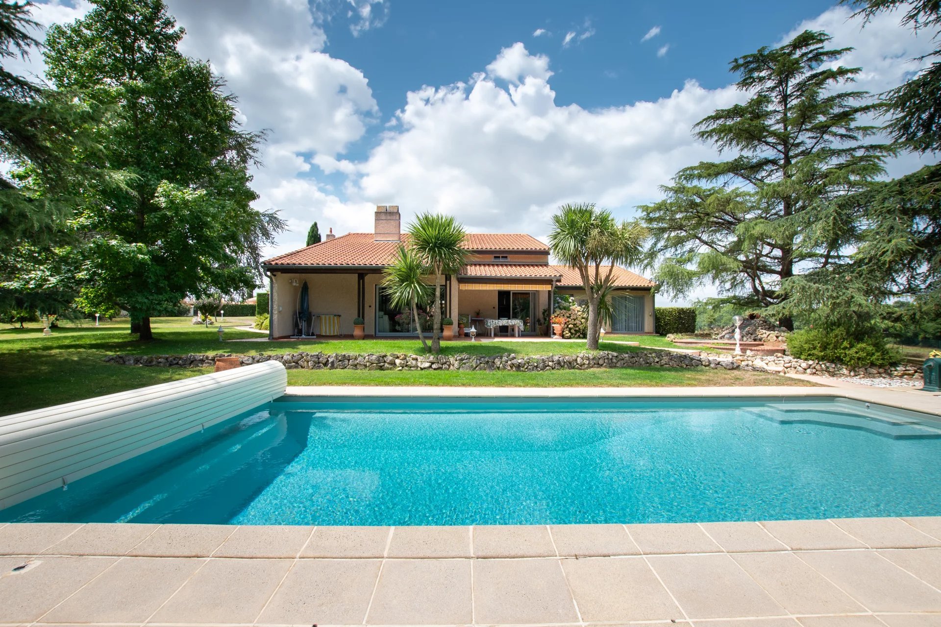 FONTENILLES - MAISON T6 - Photo 1