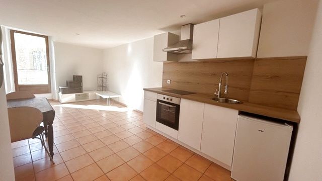 PEYROLLES - T2 meublé et rénové avec balcon