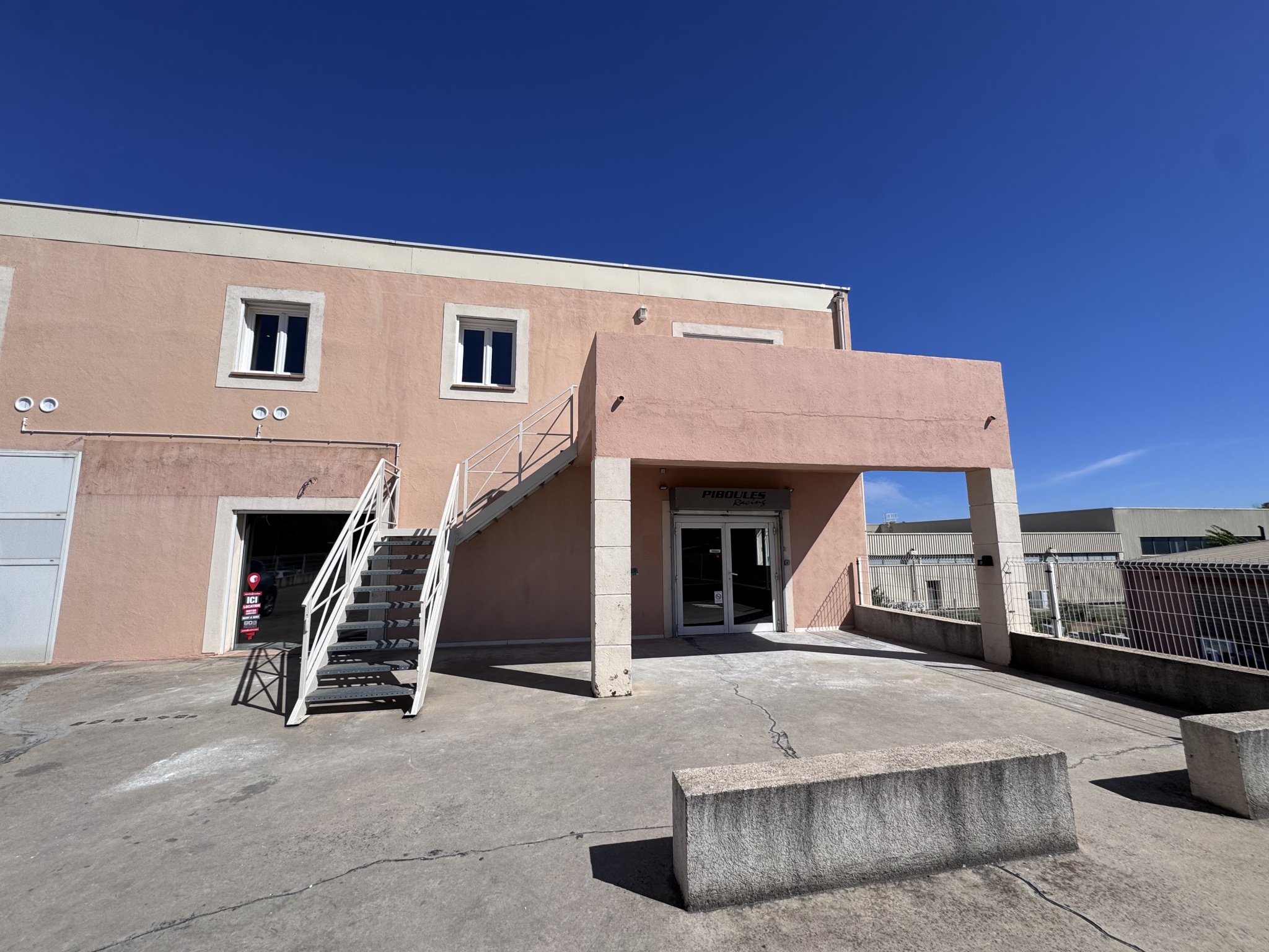 VENELLES - Bureaux - Photo 1