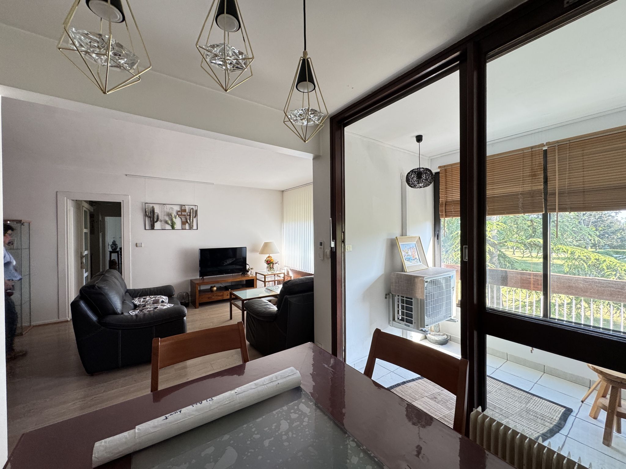 Appartement proche avenue Victor HUGO au sein d'un parc séc