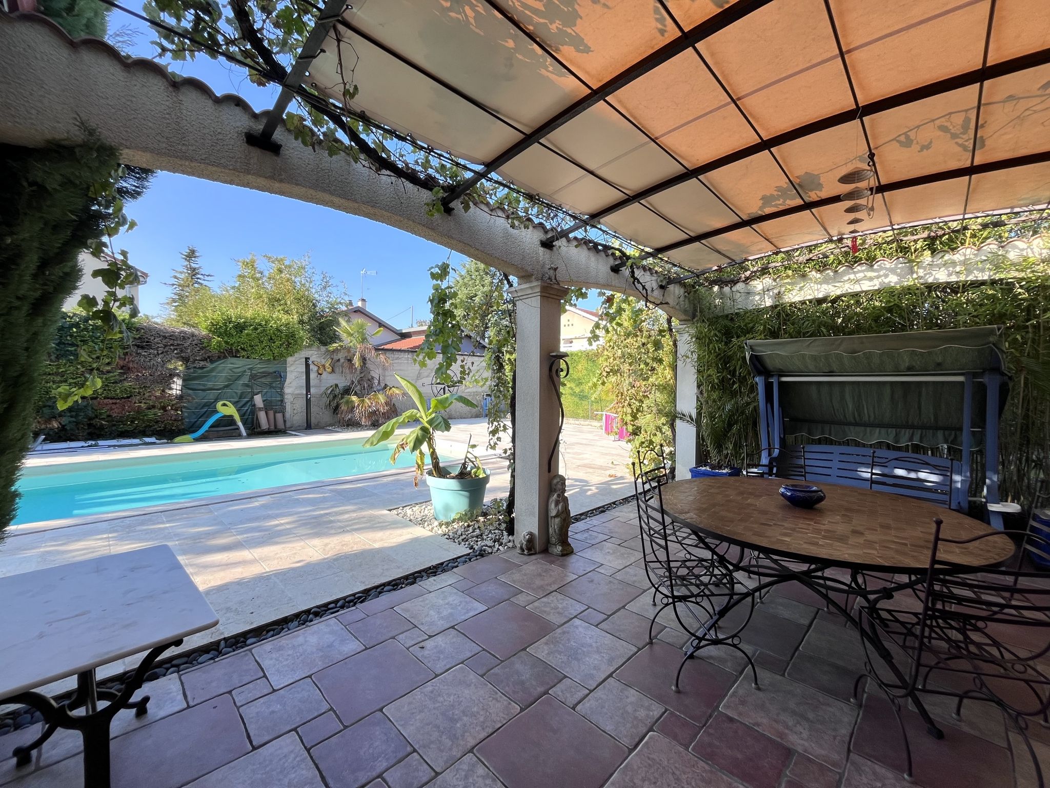 Rare, illa de plain-pied avec piscine