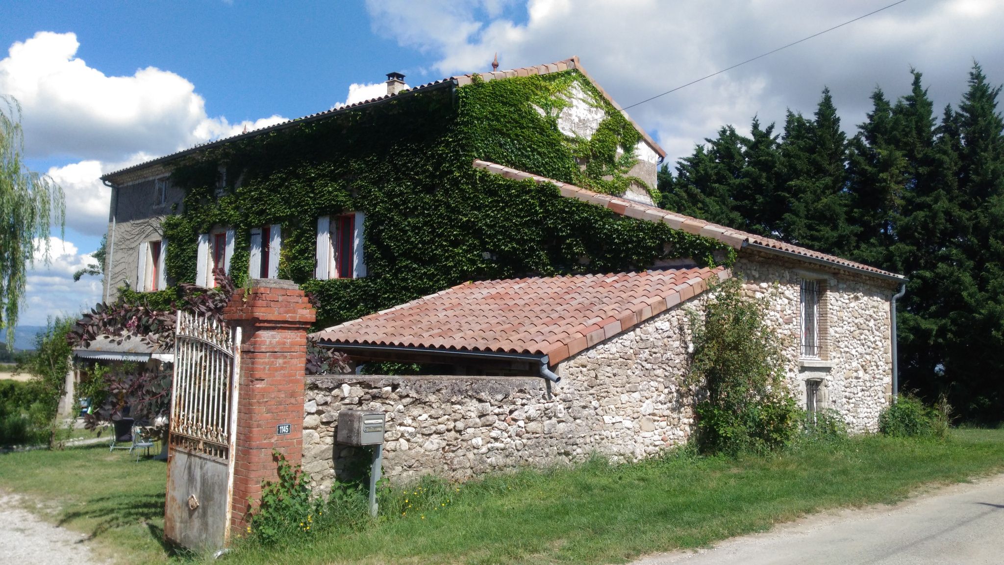 A vendre maison en Pierre d'environ 240 m2 sur une parcelle