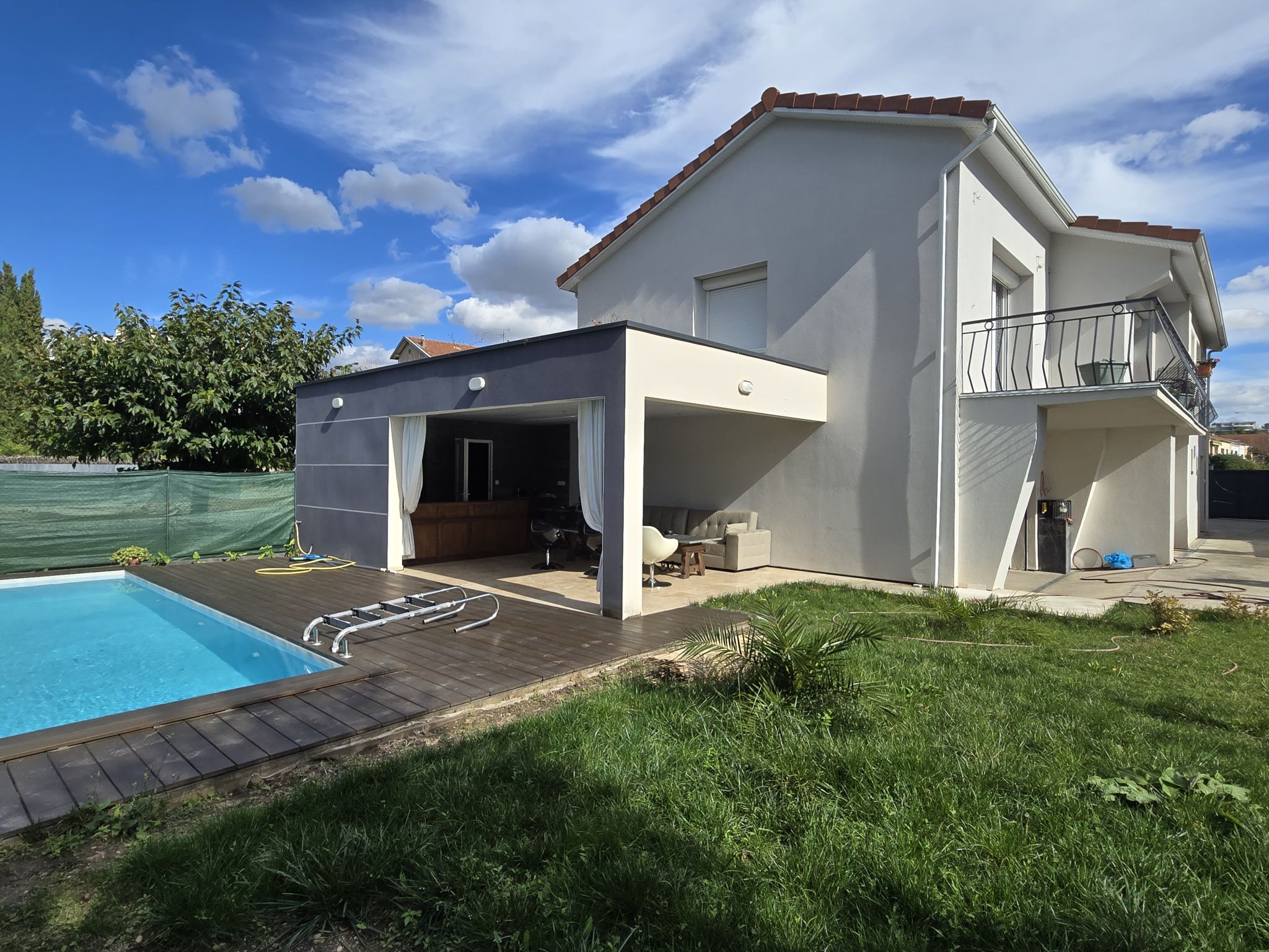 Proche Valence, maison T6 de 160 m2 avec Piscine, Studio Ind