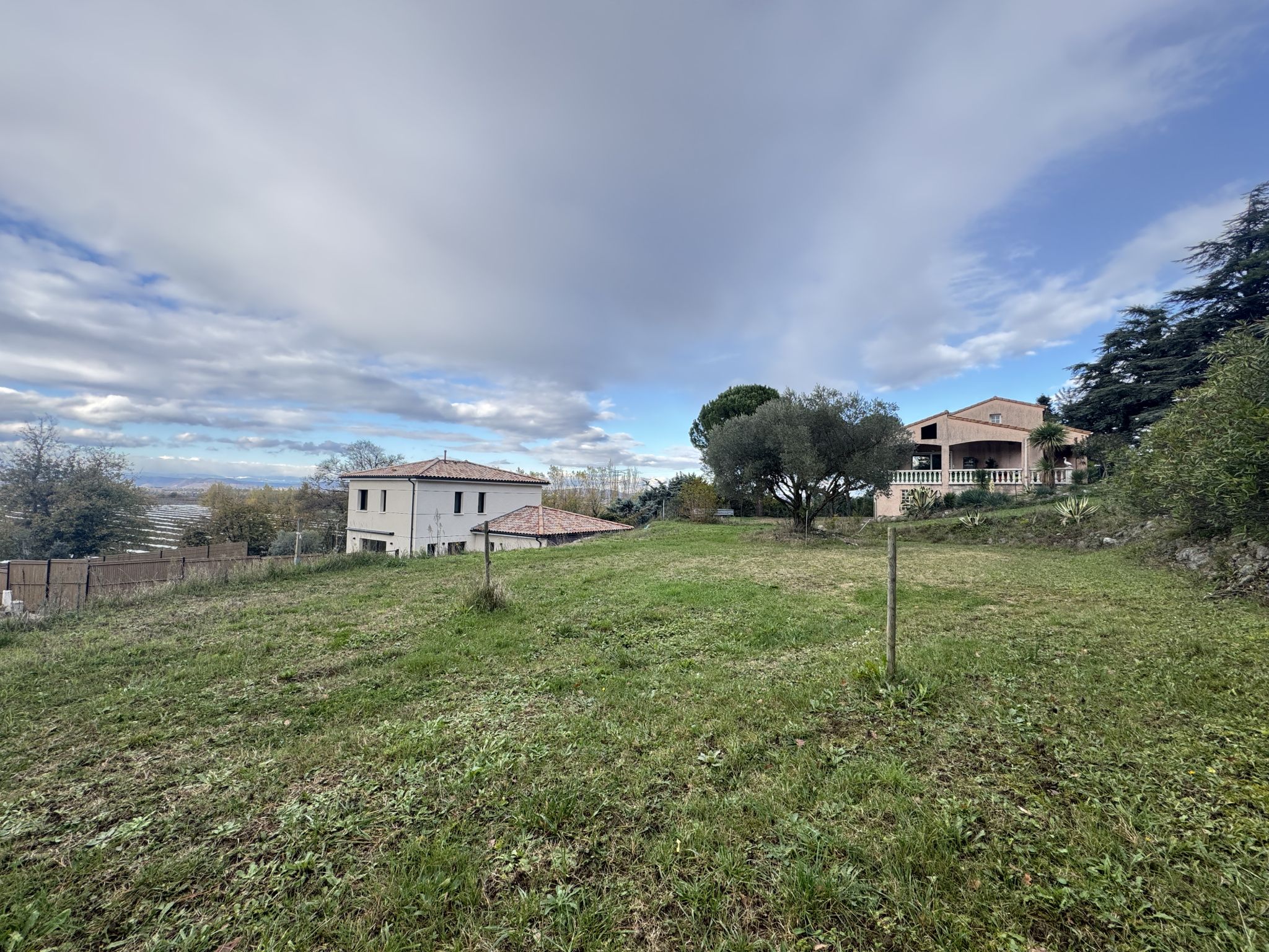 TERRAIN A VENDRE VUE ARDECHE 1022 M2 PROCHE VALENCE.