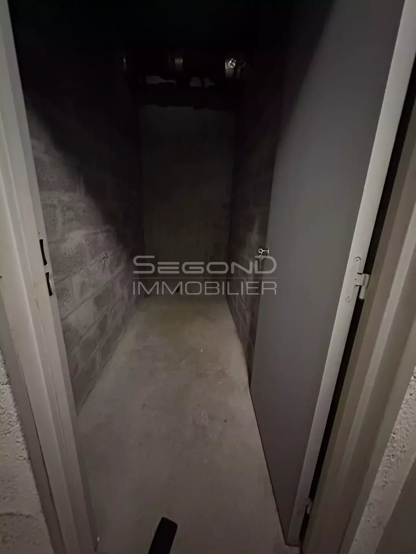 Location cave saint roman Monaco dans résidence de standing